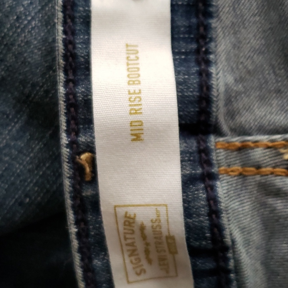 Levi's Signature Mid Rise Bootcut Jeans - Picture 3 of 4